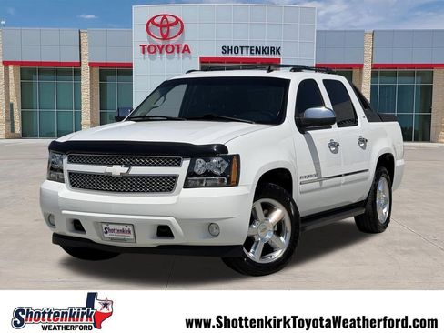 Used 2011 Chevrolet Avalanche LTZ AWD/4WD image 1
