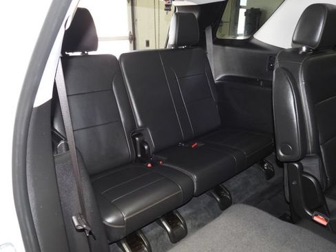 Used 2021 Chevrolet Traverse LT w/ LT Premium Package FWD image 40