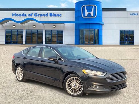 Used 2013 Ford Fusion SE FWD image 1