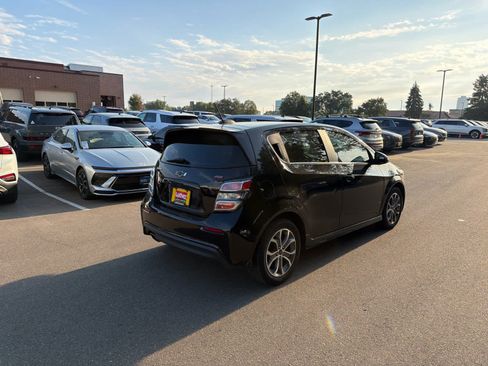 Used 2019 Chevrolet Sonic LT w/ Convenience Package FWD image 2