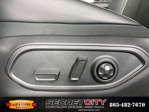 New 2026 Jeep Grand Cherokee Altitude image 13