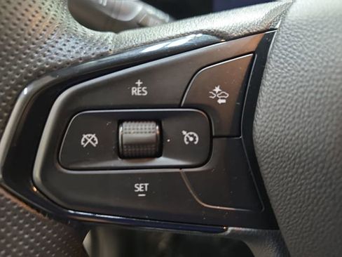 Used 2025 Chevrolet TrailBlazer LT AWD/4WD image 18
