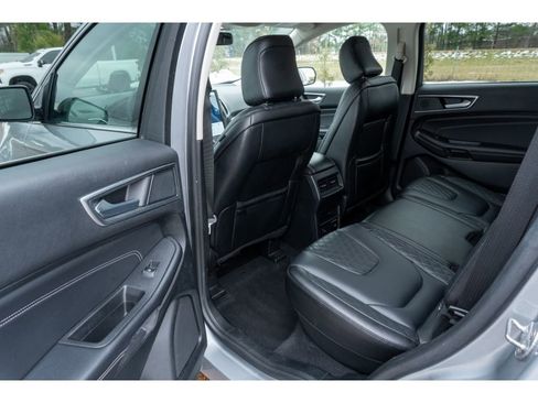 Used 2024 Ford Edge Titanium image 12