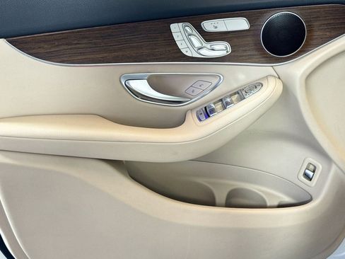 Used 2021 Mercedes-Benz GLC 300 image 17