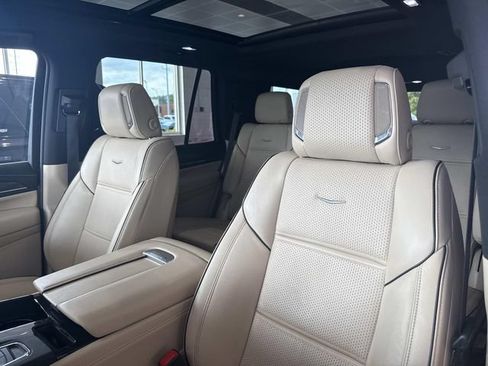 Certified 2024 Cadillac Escalade Premium Luxury w/ LPO, Floor Liner Package AWD/4WD image 19