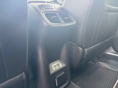 Used 2022 Buick Envision Avenir w/ Technology Package II AWD/4WD image 10