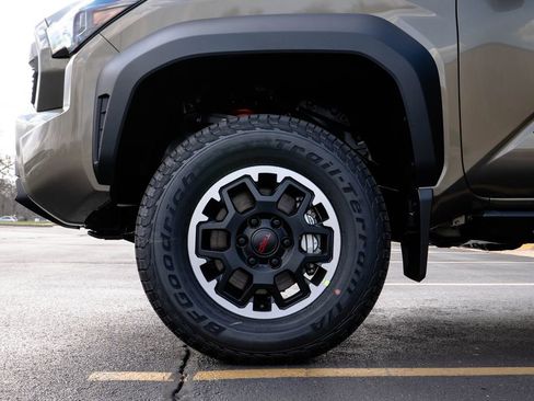 New 2026 Toyota Tacoma TRD Off-Road AWD/4WD image 10