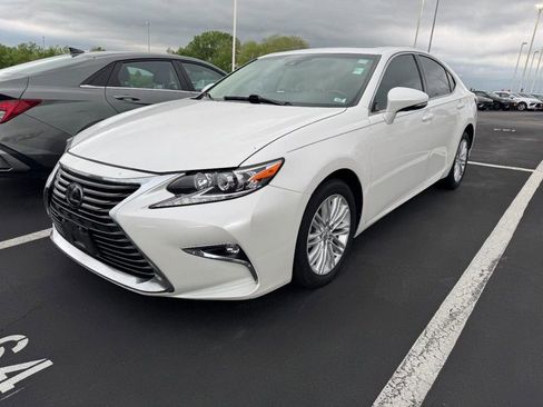 Used 2018 Lexus ES 350 w/ Accessory Package 2 FWD image 2