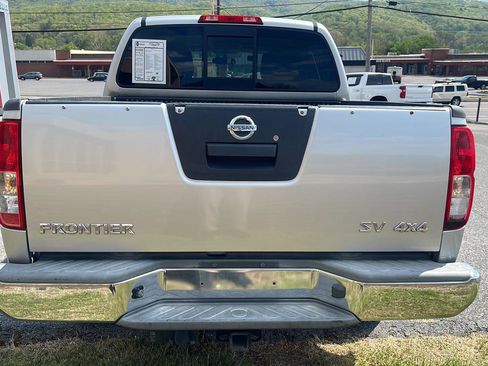 Used 2016 Nissan Frontier SV AWD/4WD image 6