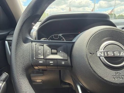 Used 2024 Nissan Rogue S AWD/4WD image 39