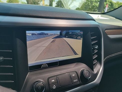 Used 2023 GMC Acadia SLE w/ Driver Convenience Package FWD image 32