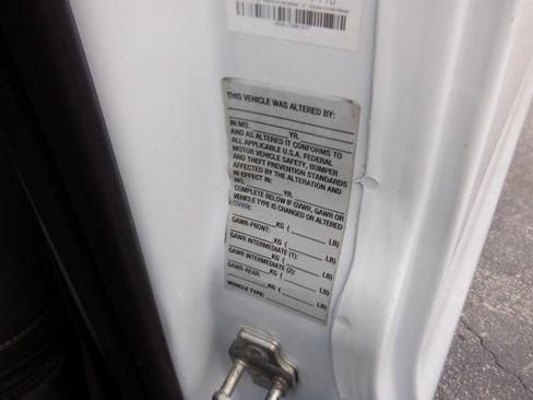 Used 2023 GMC Savana 2500 w/ Driver Convenience Package image 11