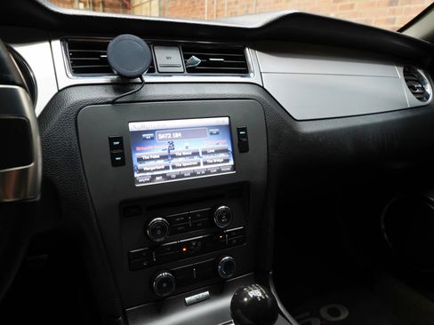 Used 2013 Ford Mustang GT Premium RWD image 42