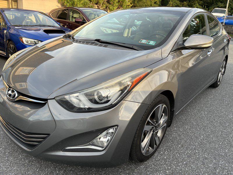Used 2014 Hyundai Elantra Limited w/ Option Group 03 FWD image 3