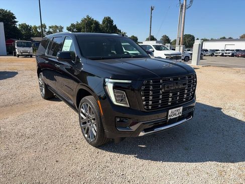 New 2026 GMC Yukon XL Denali Ultimate AWD/4WD image 8