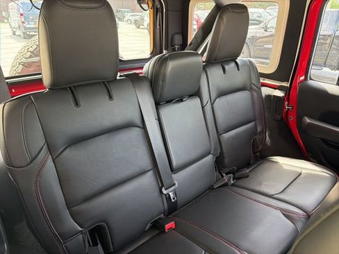 Used 2022 Jeep Wrangler Unlimited Rubicon w/ Steel Bumper Group AWD/4WD image 17