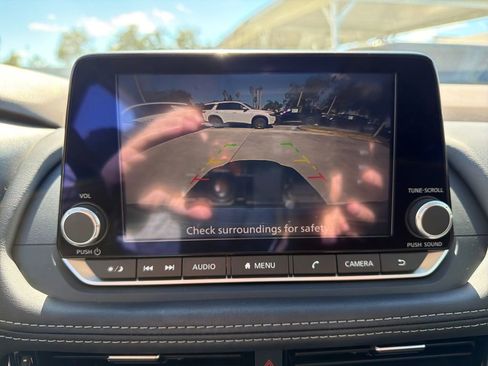 Used 2023 Nissan Rogue SV w/ SV Premium Package image 21