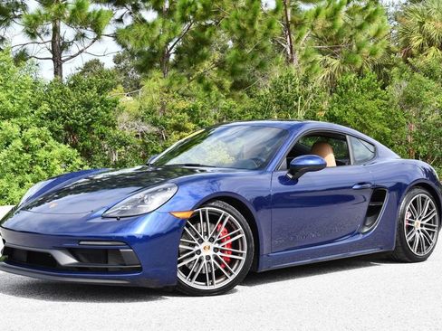 Used 2022 Porsche 718 Cayman GTS RWD image 19
