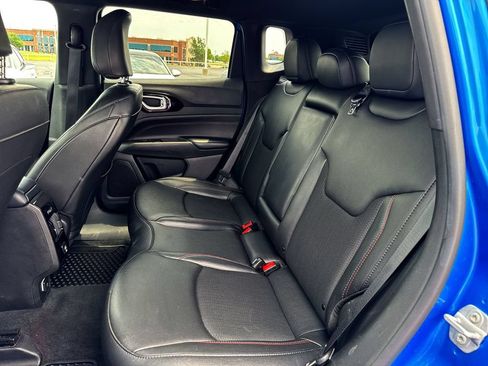 Used 2025 Jeep Compass Trailhawk AWD/4WD image 21