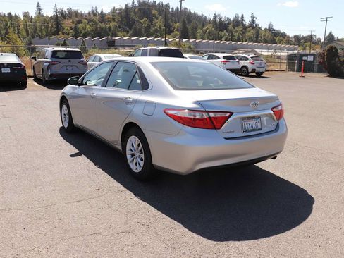 Certified 2016 Toyota Camry LE FWD image 7