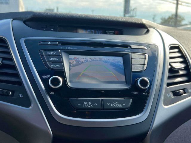 Used 2014 Hyundai Elantra SE w/ Option Group 02 FWD image 26