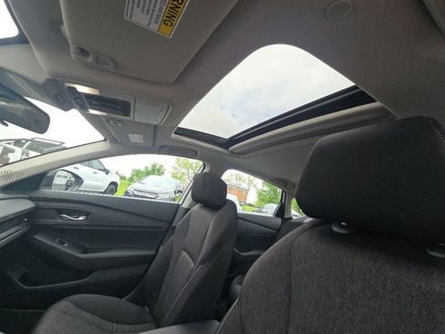 Certified 2025 Honda Accord SE image 13