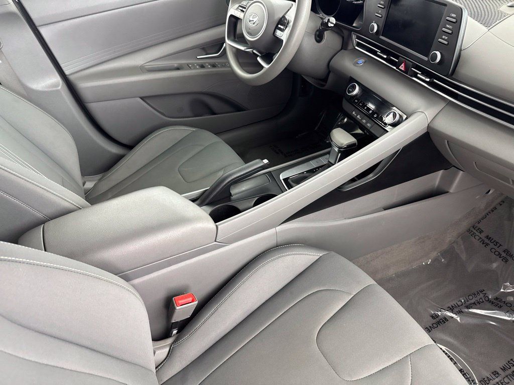 Used 2022 Hyundai Elantra SEL FWD image 23