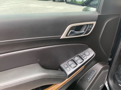 Used 2019 GMC Yukon XL Denali w/ Denali Ultimate Package AWD/4WD image 11