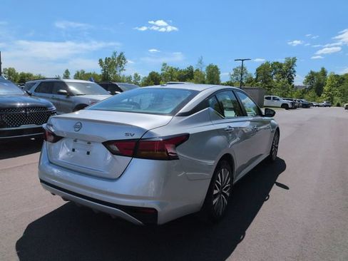 Used 2024 Nissan Altima 2.5 SV FWD image 13