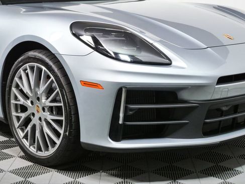 Certified 2024 Porsche Panamera 4 AWD/4WD image 27