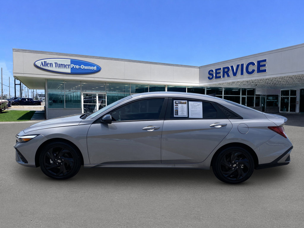 Certified 2026 Hyundai Elantra SEL FWD image 4