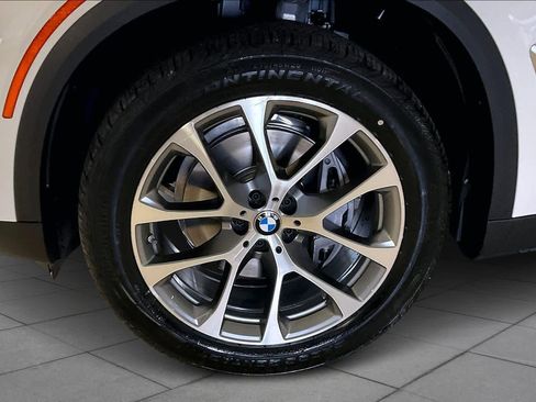 New 2026 BMW X5 sDrive40i image 11