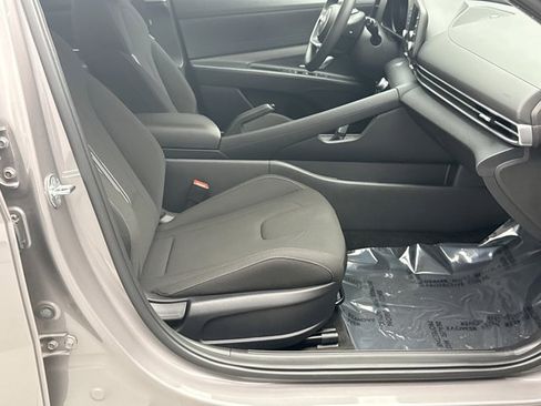 Used 2023 Hyundai Elantra SEL FWD image 16