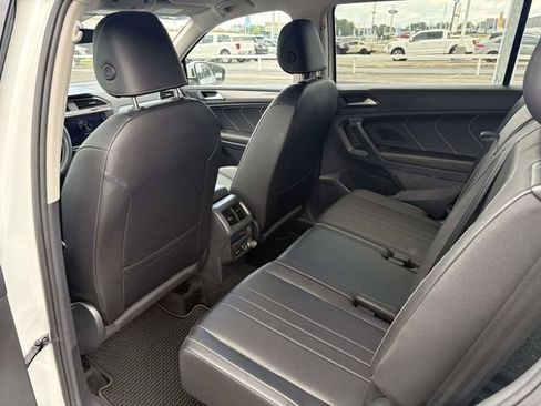 Used 2023 Volkswagen Tiguan SE FWD image 11
