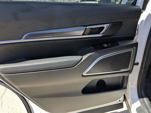 Used 2025 Kia Telluride S image 26