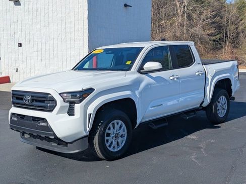 Used 2024 Toyota Tacoma SR5 w/ SR5 Upgrade Package image 3