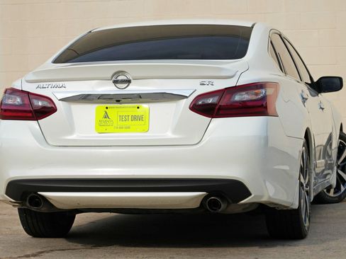 Used 2017 Nissan Altima 2.5 SR FWD image 4