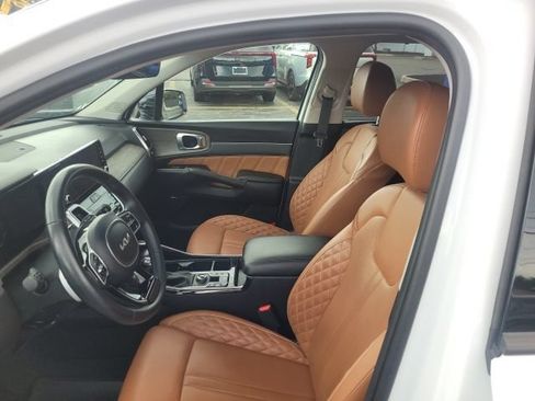 Certified 2023 Kia Sorento SX Prestige AWD/4WD image 11