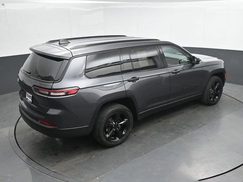 Used 2023 Jeep Grand Cherokee L Laredo AWD/4WD image 34
