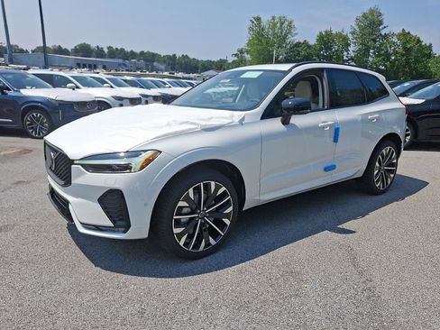 New 2026 Volvo XC60 B5 Ultra w/ Protection Package Premier image 2
