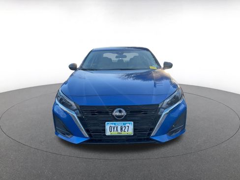 Used 2025 Nissan Altima 2.5 SV image 2