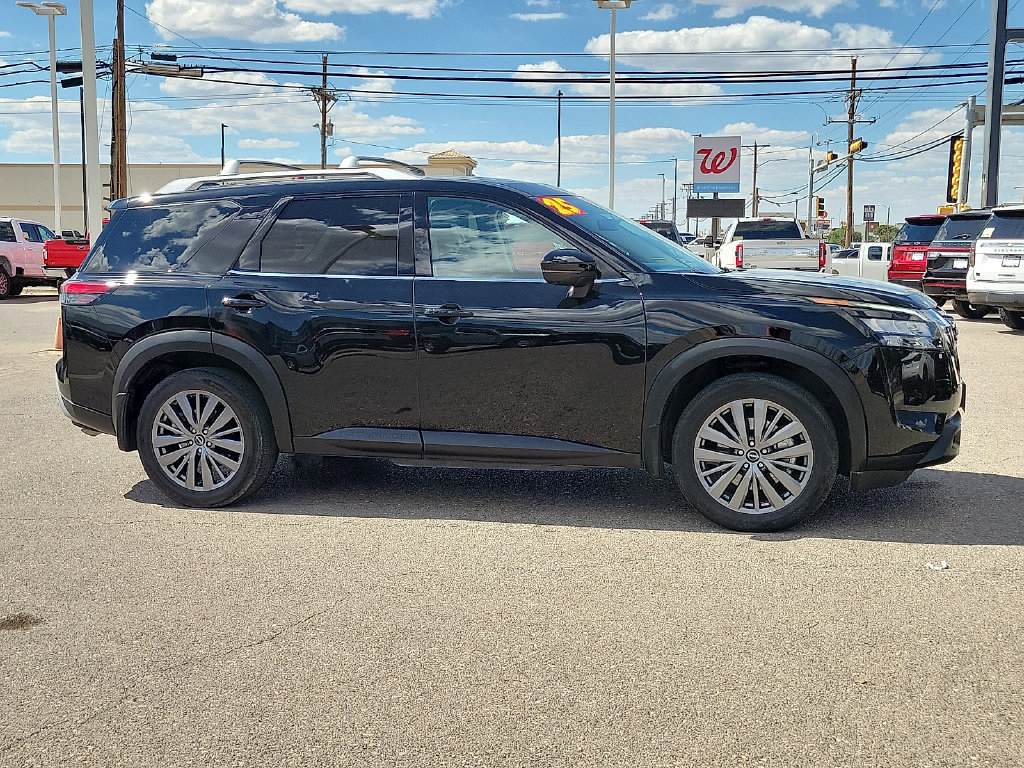 Used 2025 Nissan Pathfinder SL w/ SL Premium Package FWD image 14