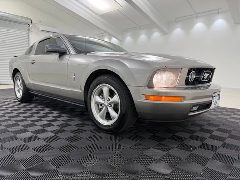 Used 2008 Ford Mustang Premium RWD image 1