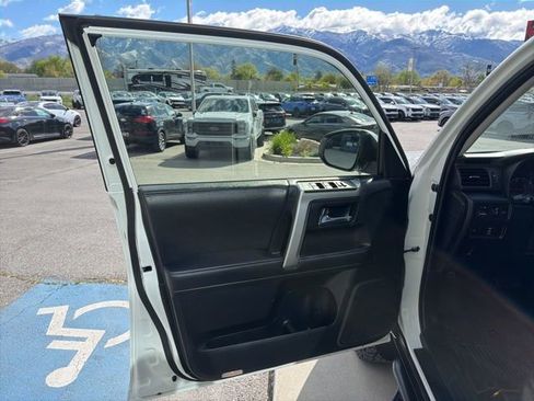 Used 2021 Toyota 4Runner SR5 Premium w/ Moonroof Package image 10