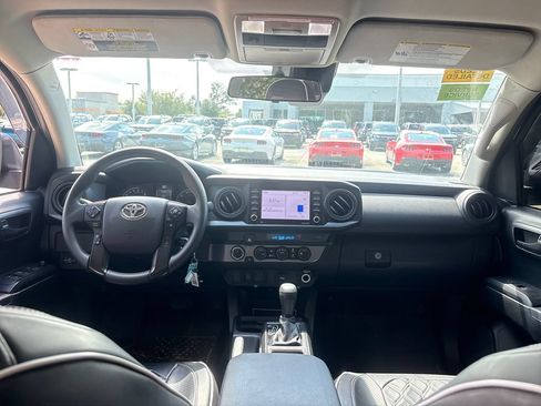 Used 2022 Toyota Tacoma SR AWD/4WD image 7
