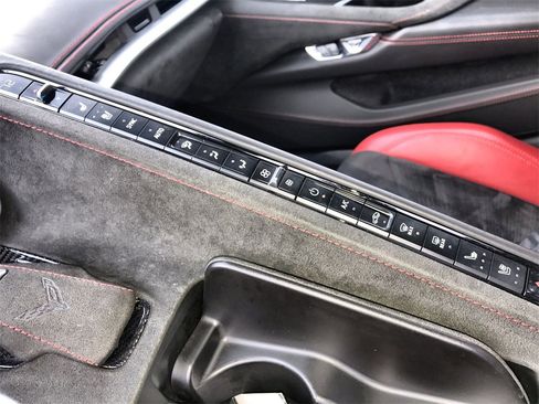 Used 2021 Chevrolet Corvette Stingray Premium Conv w/ Z51 Performance Package image 19