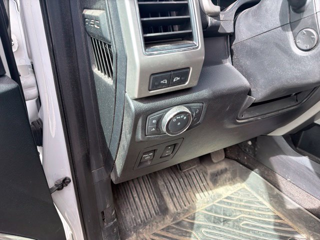 Used 2019 Ford F150 Lariat w/ Equipment Group 502A Luxury AWD/4WD image 15