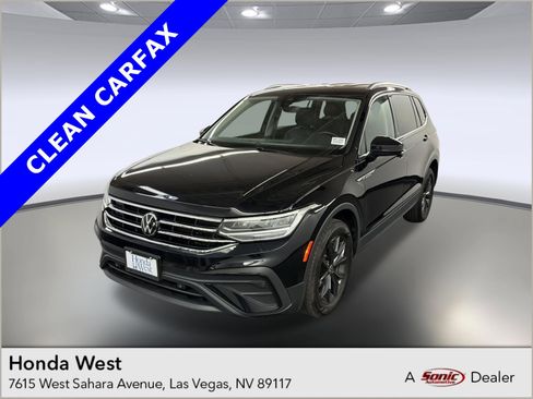 Used 2024 Volkswagen Tiguan SE image 1