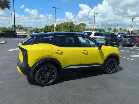 New 2026 Nissan Kicks SR w/ Interior Electronics Package FWD image 5