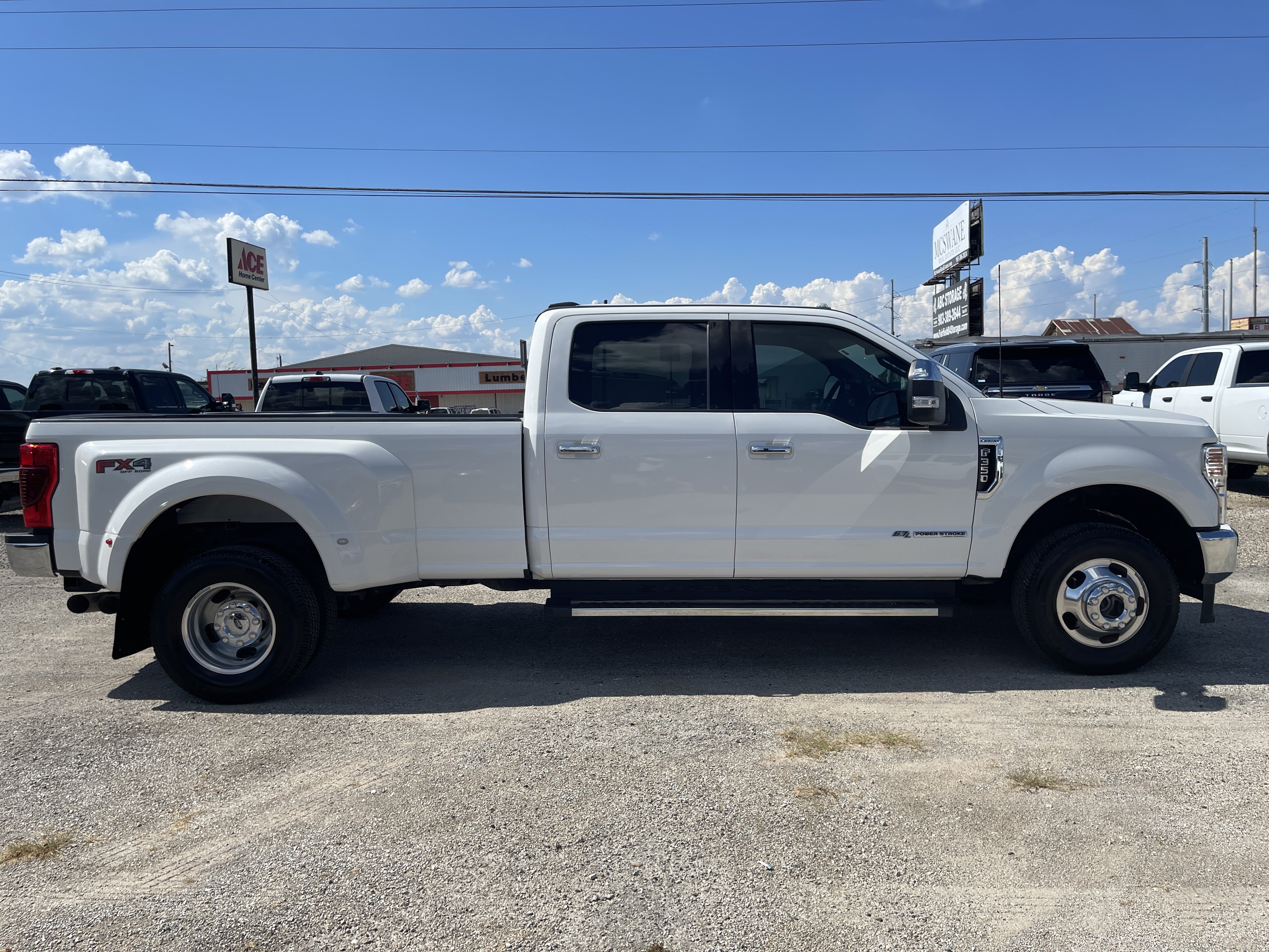 Used 2021 Ford F350 Lariat w/ Lariat Ultimate Package AWD/4WD image 3